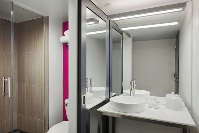 Room, 1 King Bed, City View