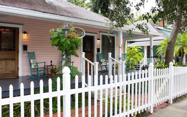 Mae's Cottage (Matheson Cottages) Pet Friendly