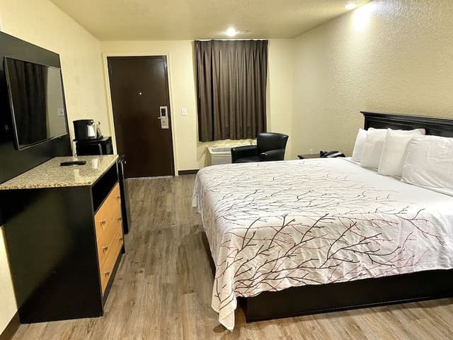 Standard Room, 1 King Bed, Smoking