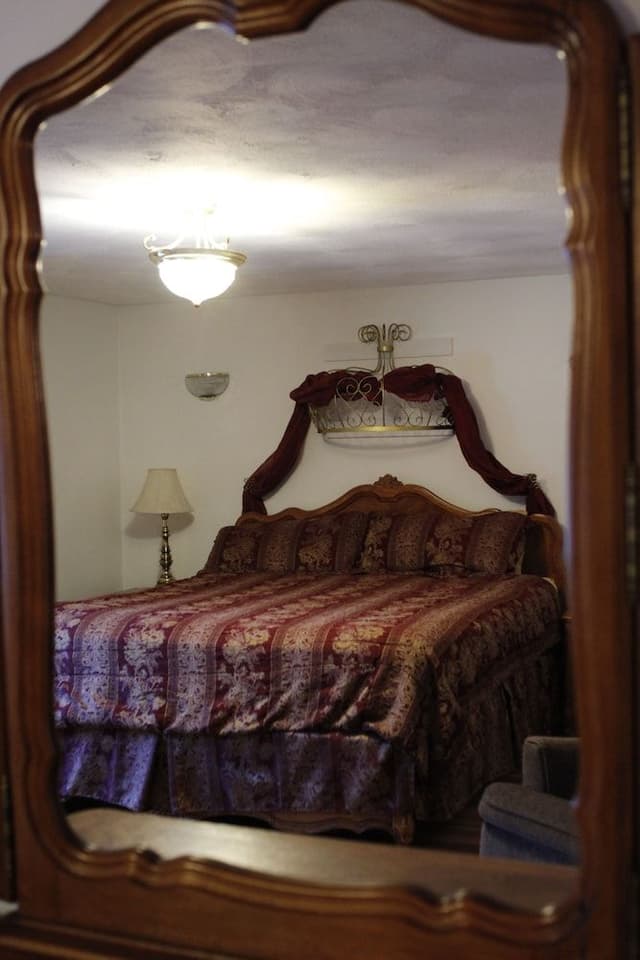 Room (Suite/condo)