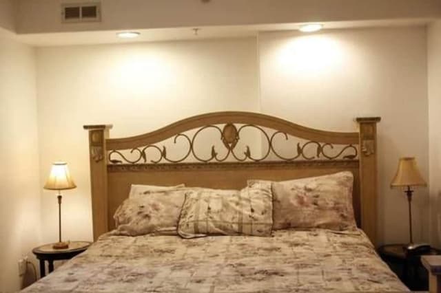 Room (Studio apartment)