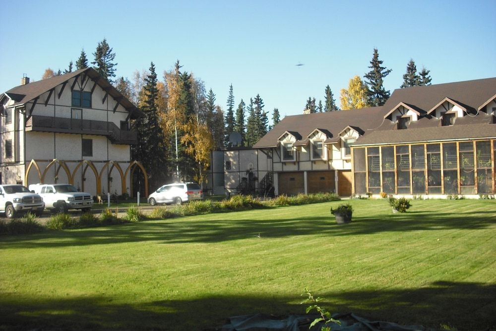7 Gables Inn & Suites1