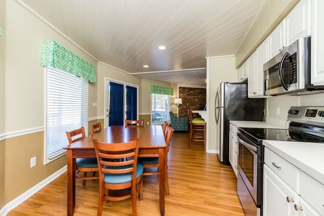 Condo, 3 Bedrooms
