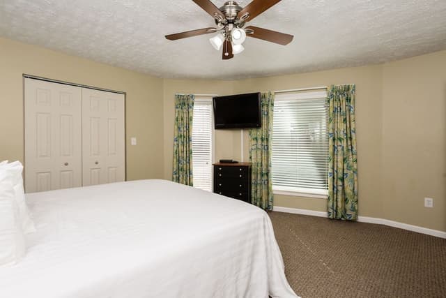 Condo, 3 Bedrooms