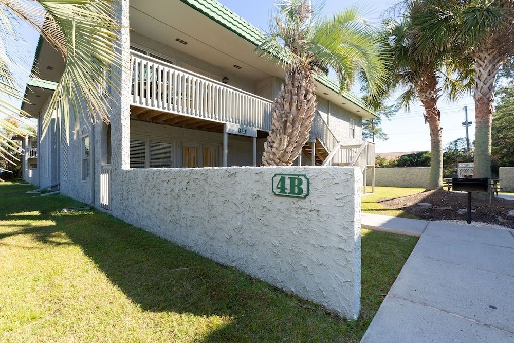 Country Club Villas1