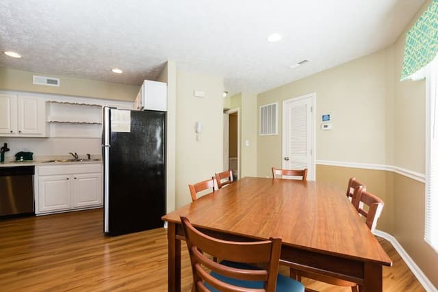Condo, 3 Bedrooms