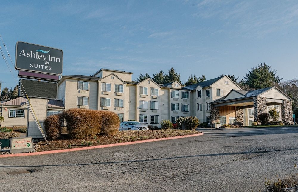 The Ashley Inn & Suites3