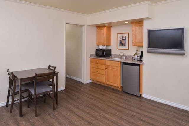 Standard Suite