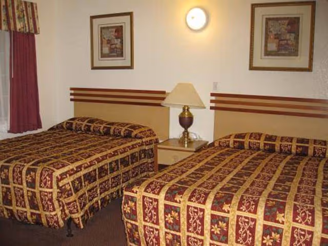 Suite, 2 Queen Beds, Jetted Tub
