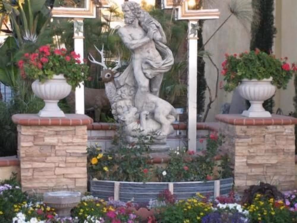 Palace Inn Oxnard0