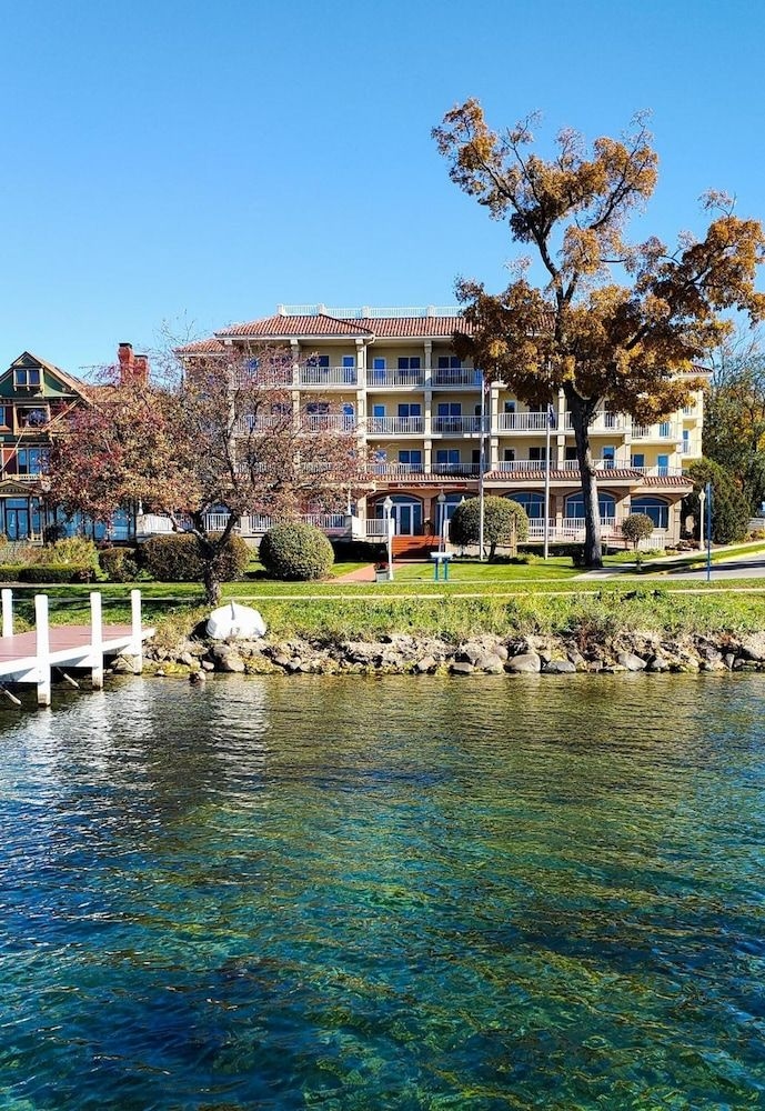 Bella Vista Suites3