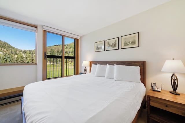 Deluxe Condo, 3 Bedrooms