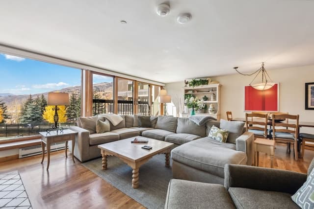 Deluxe Condo, 2 Bedrooms