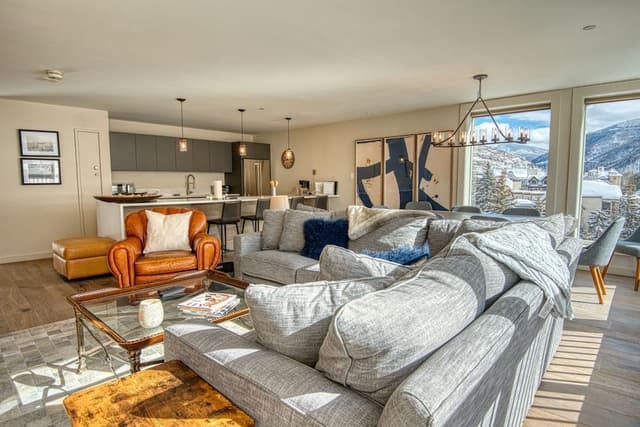 Luxury Condo, 3 Bedrooms