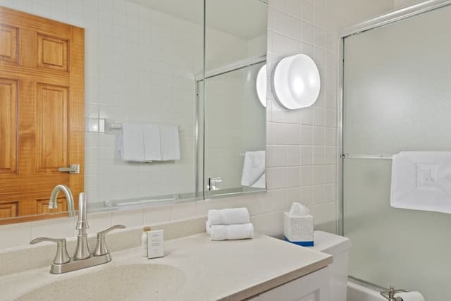 Deluxe Condo, 3 Bedrooms