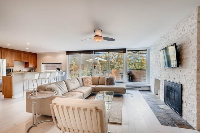 Luxury Condo, 2 Bedrooms