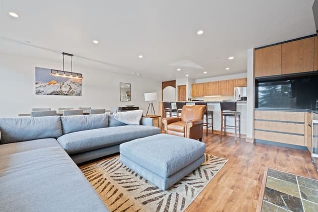 Luxury Condo, 3 Bedrooms