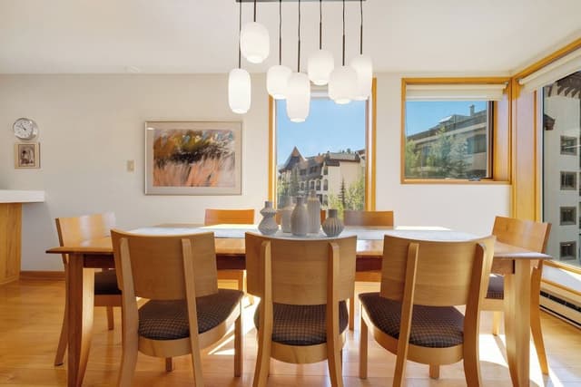 Deluxe Condo, 3 Bedrooms