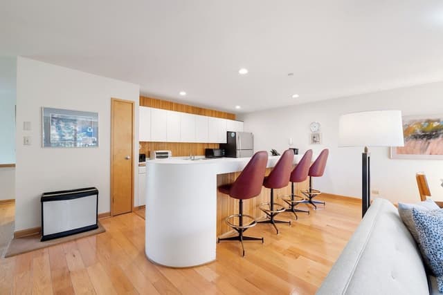 Deluxe Condo, 3 Bedrooms