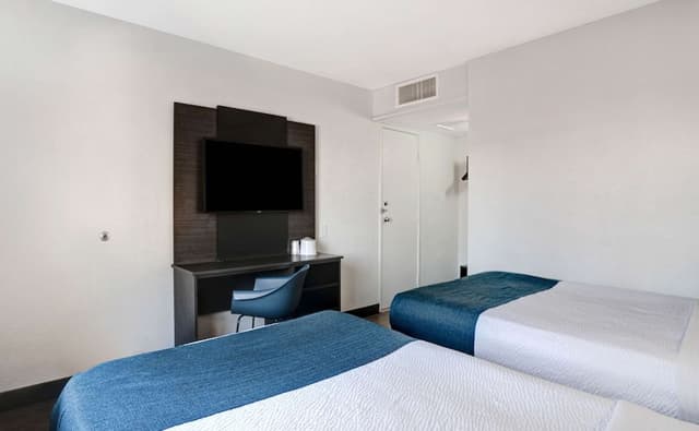 Deluxe Room, 2 Double Beds, Non Smoking, Refrigerator & Microwave