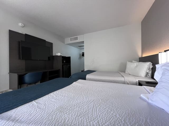 Deluxe Room, 2 Double Beds, Non Smoking, Refrigerator & Microwave