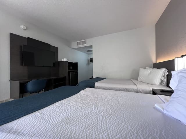 Deluxe Room, 2 Double Beds, Non Smoking, Refrigerator & Microwave