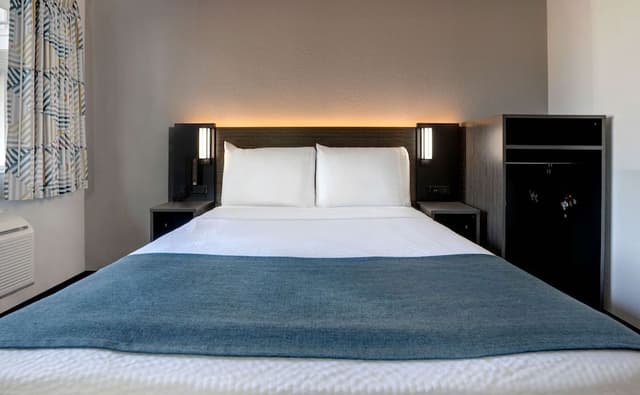 Standard Room, 1 Double Bed, Accessible, Non Smoking