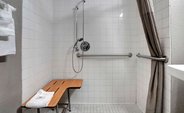 Standard Room, 1 Double Bed, Accessible, Non Smoking