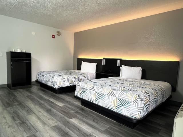 Deluxe Room, 2 Double Beds, Non Smoking, Refrigerator & Microwave