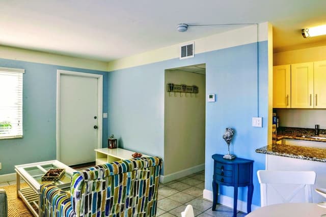 Capri - 1 Bedroom 1 King Bed