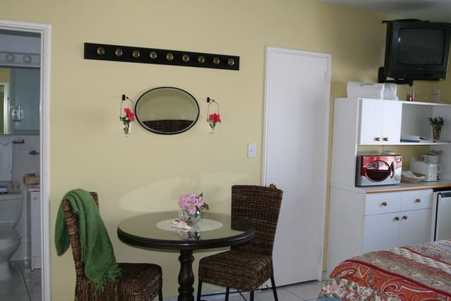 Miami Classic - 2 Bedroom 1 King Bed and 1 Queen Bed