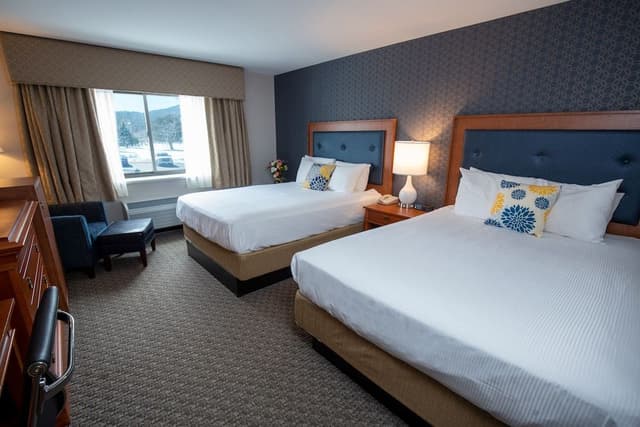 Premium Room, 2 Queen Beds, Mountain View