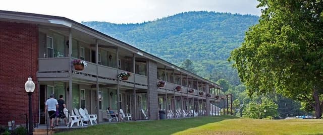 Deluxe Room, 2 Queen Beds, Mountain View