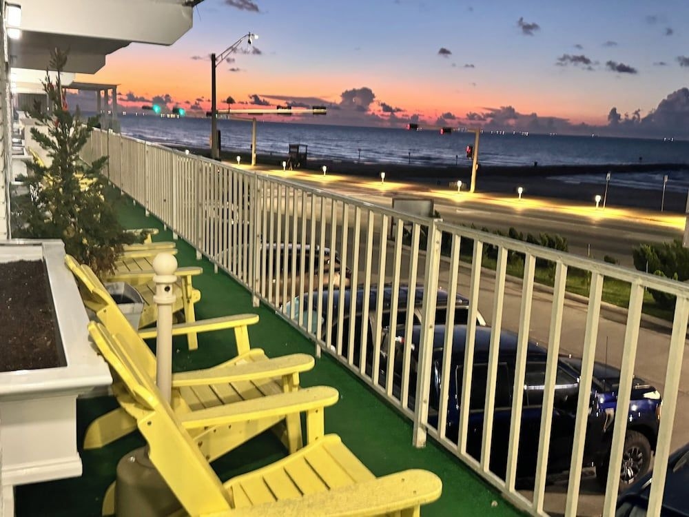 Gaido's Seaside Inn0