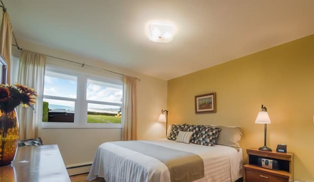 Condo, 3 Bedrooms, Partial Ocean View, Oceanfront