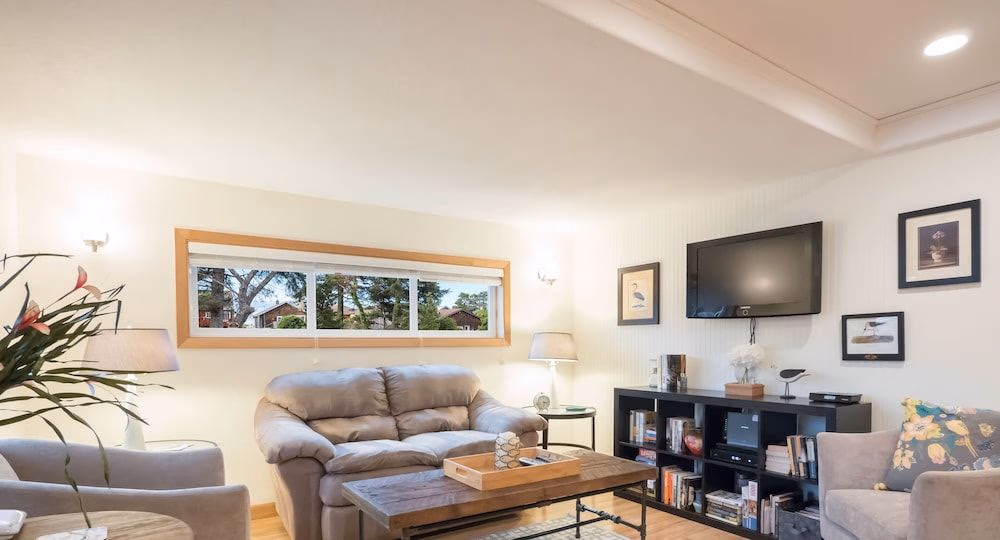 Seaside Vacation Homes2
