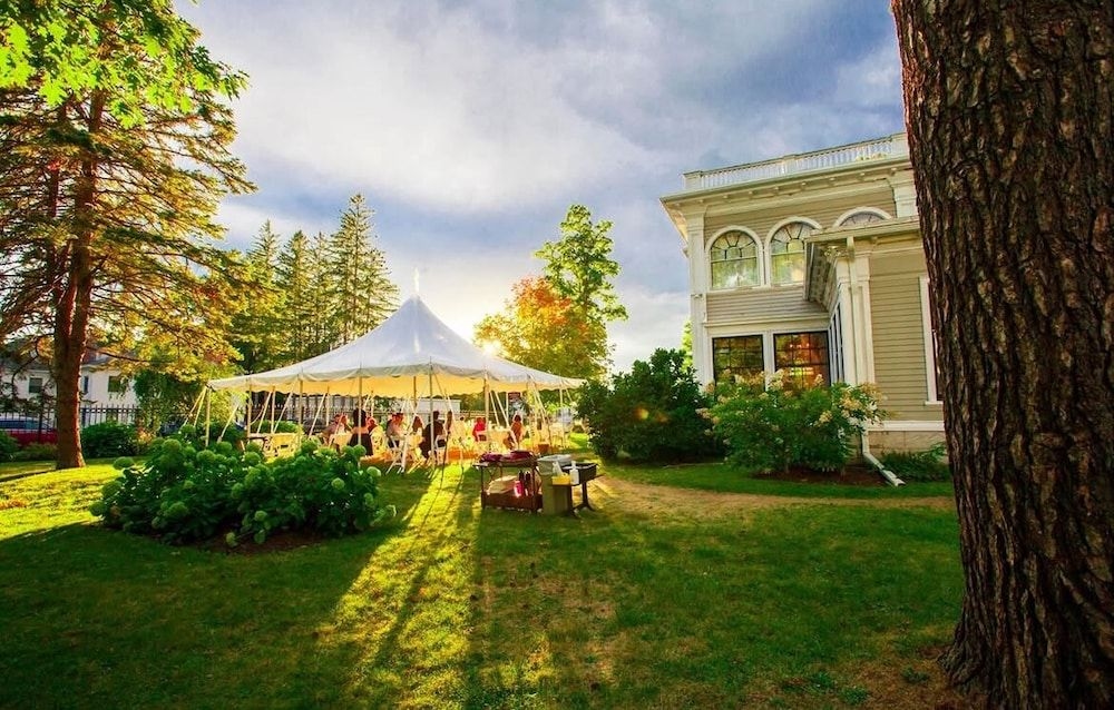 Gateways Inn & Restaurant2