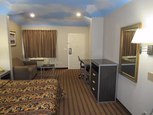 Standard Room, 1 King Bed, Smoking
