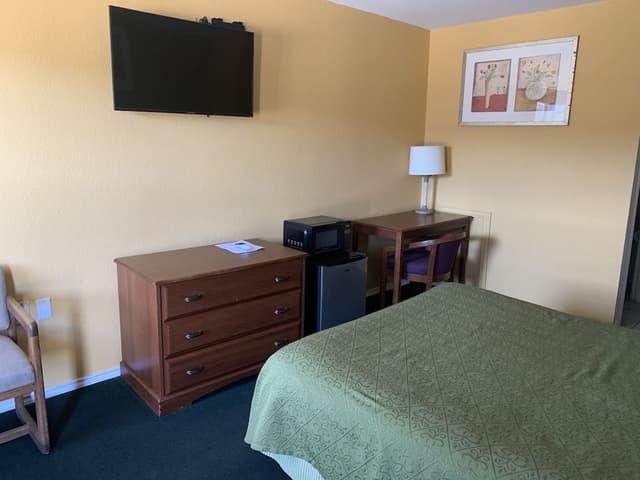 Standard Room, 1 Queen Bed, Non Smoking