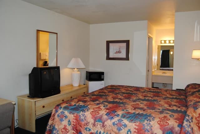 Standard Room, 1 King Bed, Non Smoking