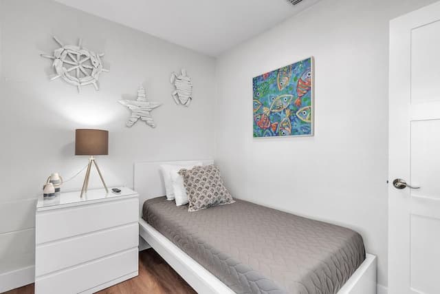 Cabin, 1 Queen Bed with Sofa bed (Two-Bedroom Bungalow)