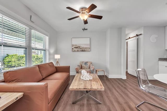 Condo, 1 Queen Bed with Sofa bed (The Bungalows #7)