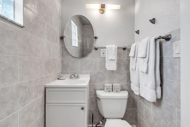 Condo, 1 Queen Bed with Sofa bed (The Bungalows #7)