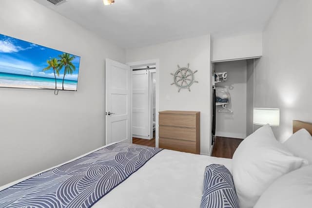 Cabin, 1 Queen Bed with Sofa bed (Two-Bedroom Bungalow)