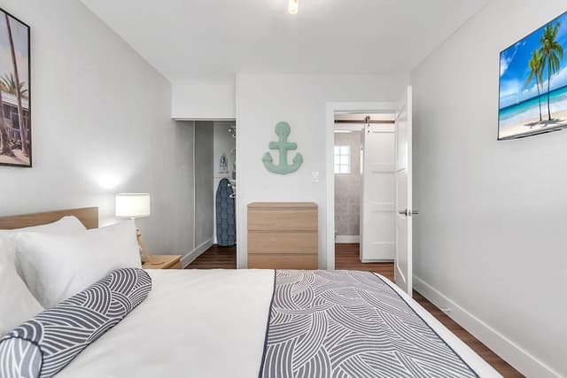 Condo, 1 Queen Bed with Sofa bed (The Bungalows #7)