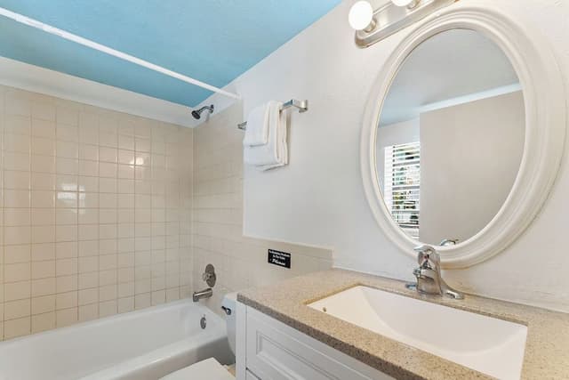 Studio, 1 Queen Bed, Kitchenette