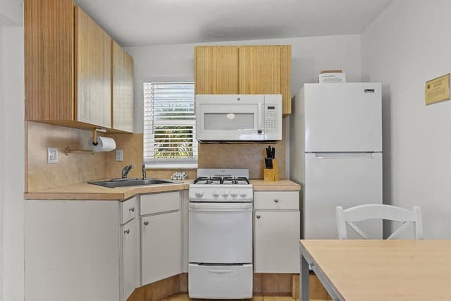 Studio, 1 Queen Bed, Kitchenette