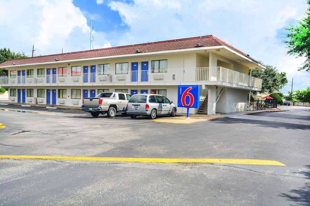 Motel 6 Huntsville Motel 6 Huntsville