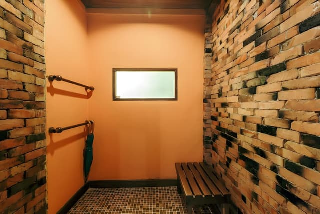 Deluxe Ground Floor