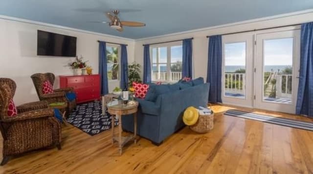 Room (92 Atlantic Suite at Vilano Beach)